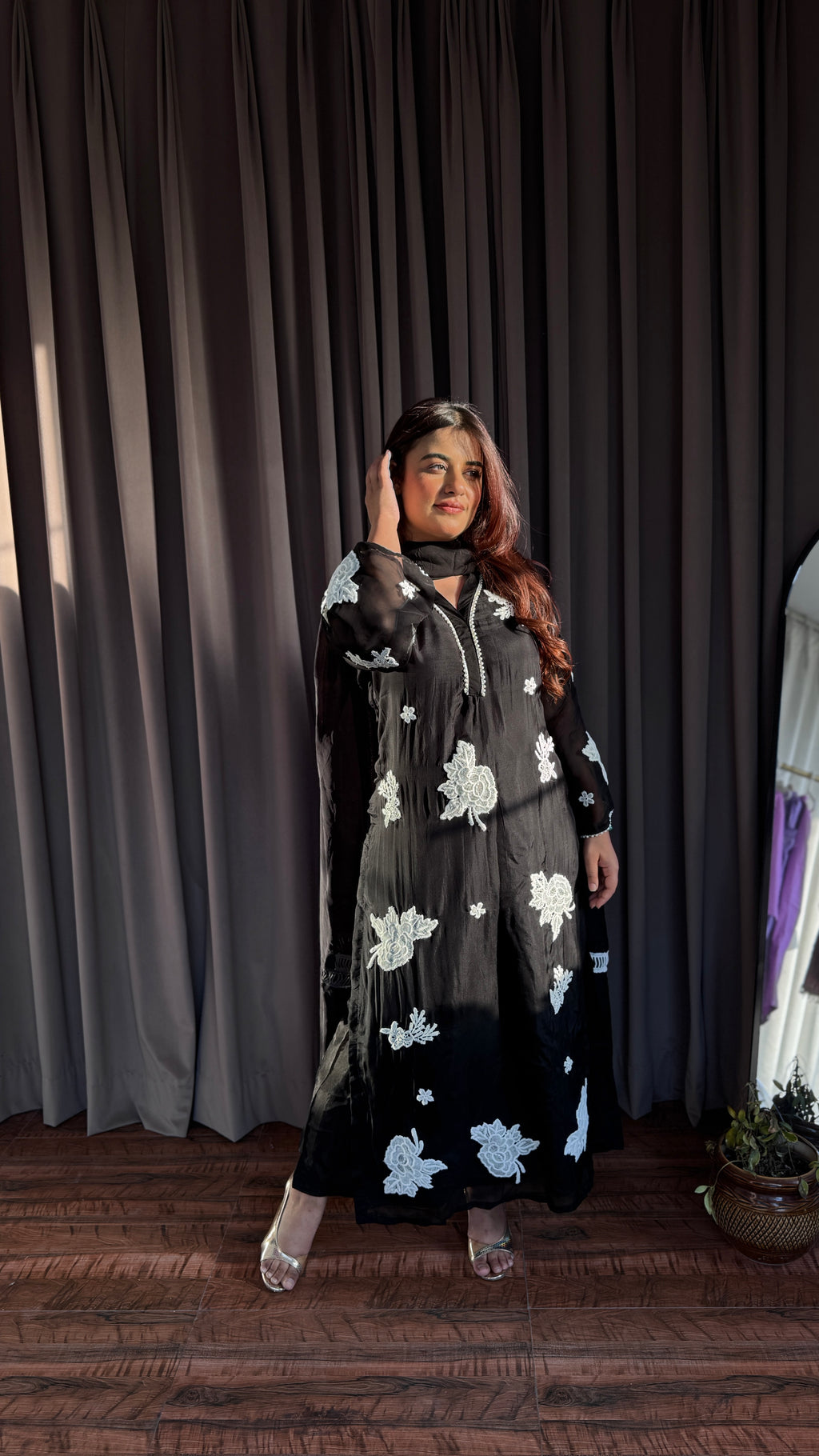 Mastaani Pakistani suit set