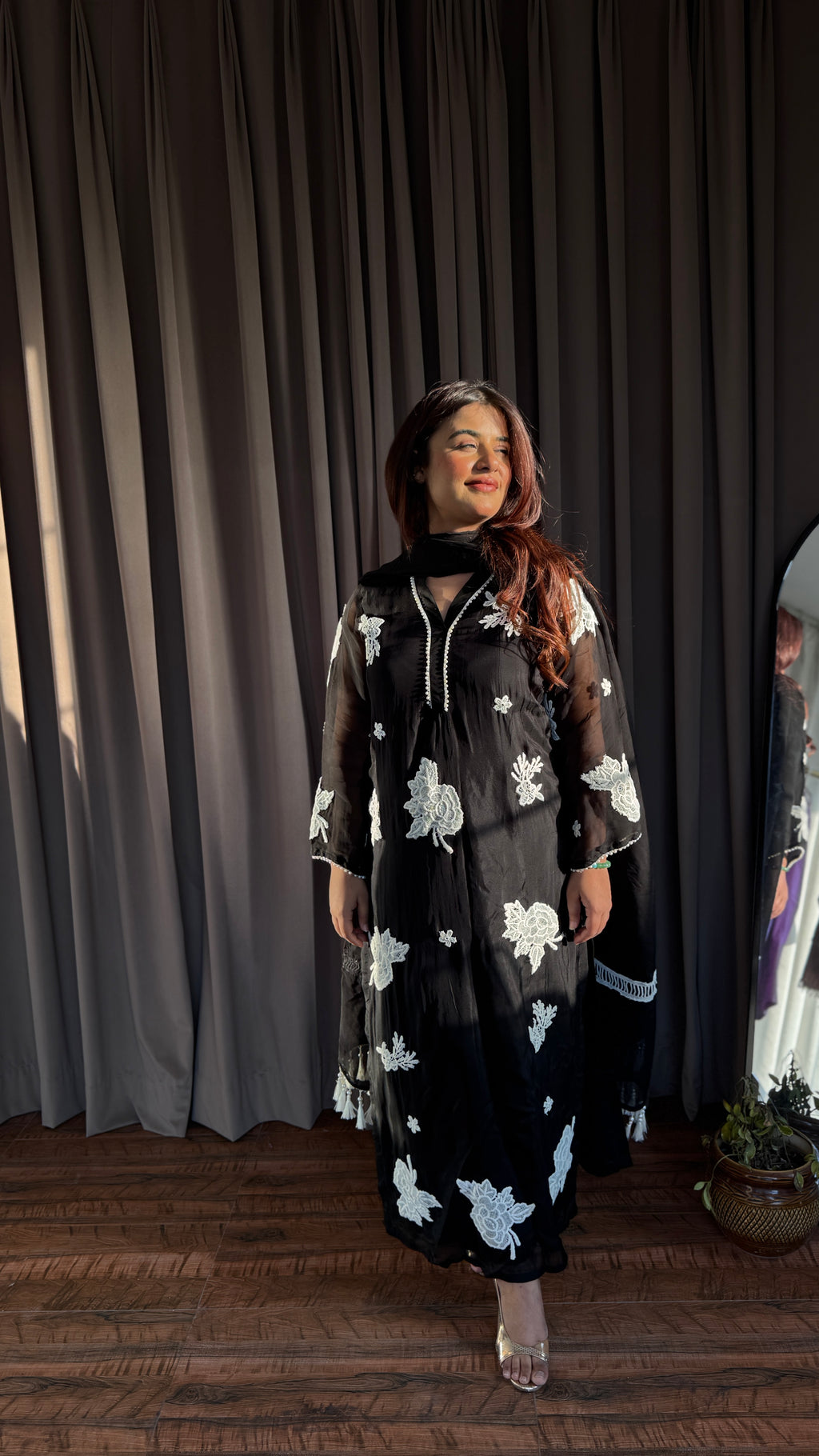 Mastaani Pakistani suit set