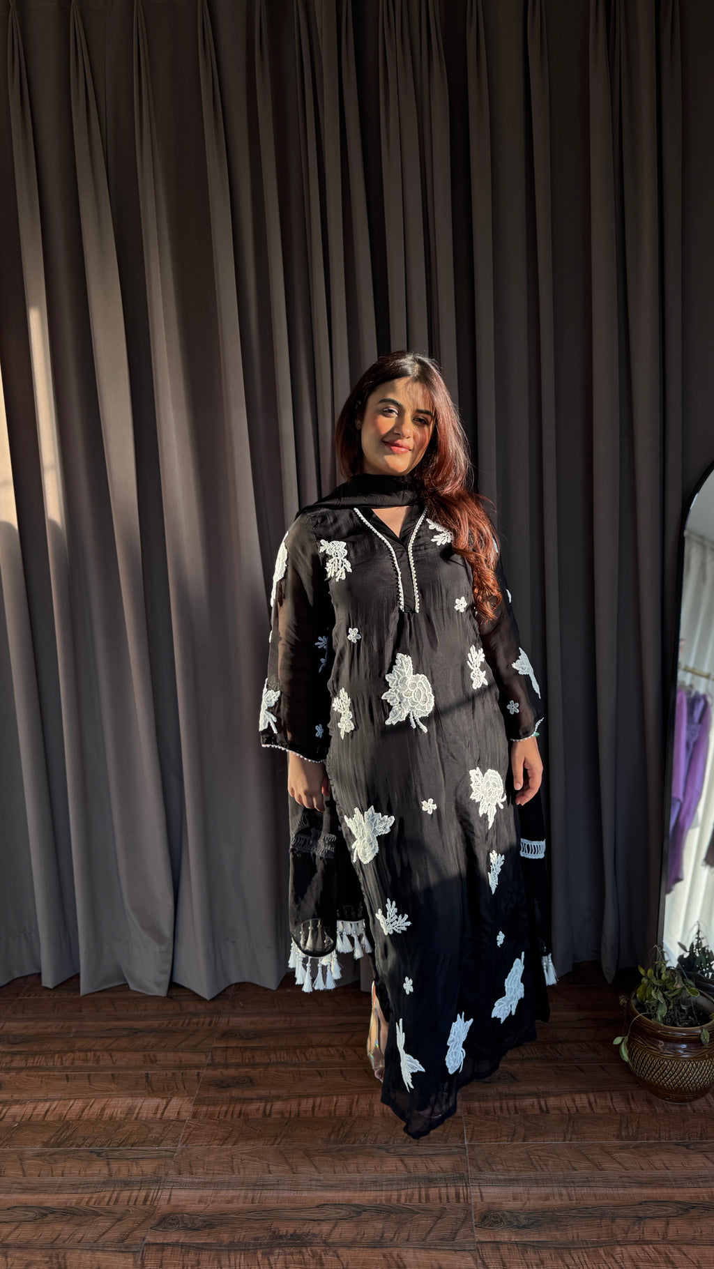 Mastaani Pakistani suit set