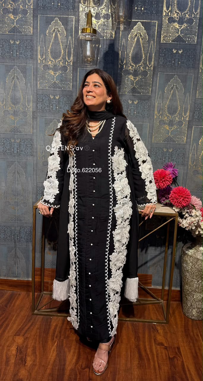 Faiza Pakistani set