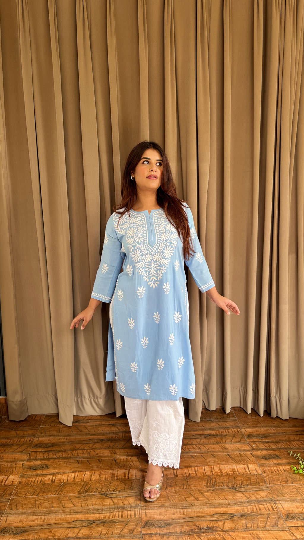 Chaandtaara Chikankari Set